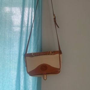 Vintage Dooney &bourke cross shoulder